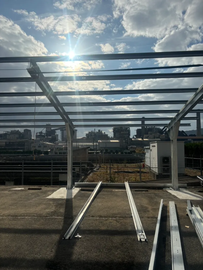 Tek Sütunlu Güneş Enerjili Otopark